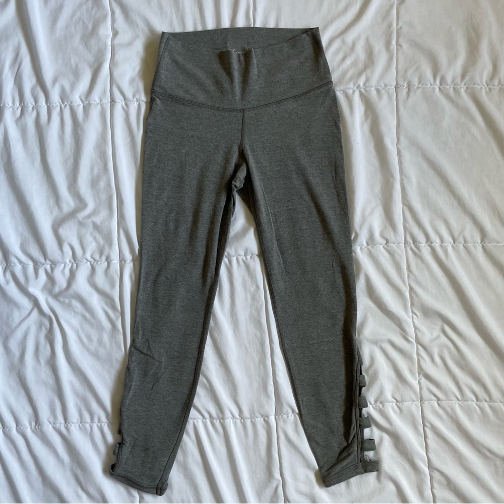 Gray cropped leggings
